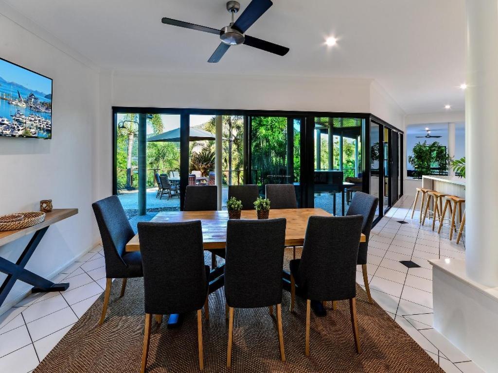 The Palms On Hamilton Island Villa Bagian luar foto